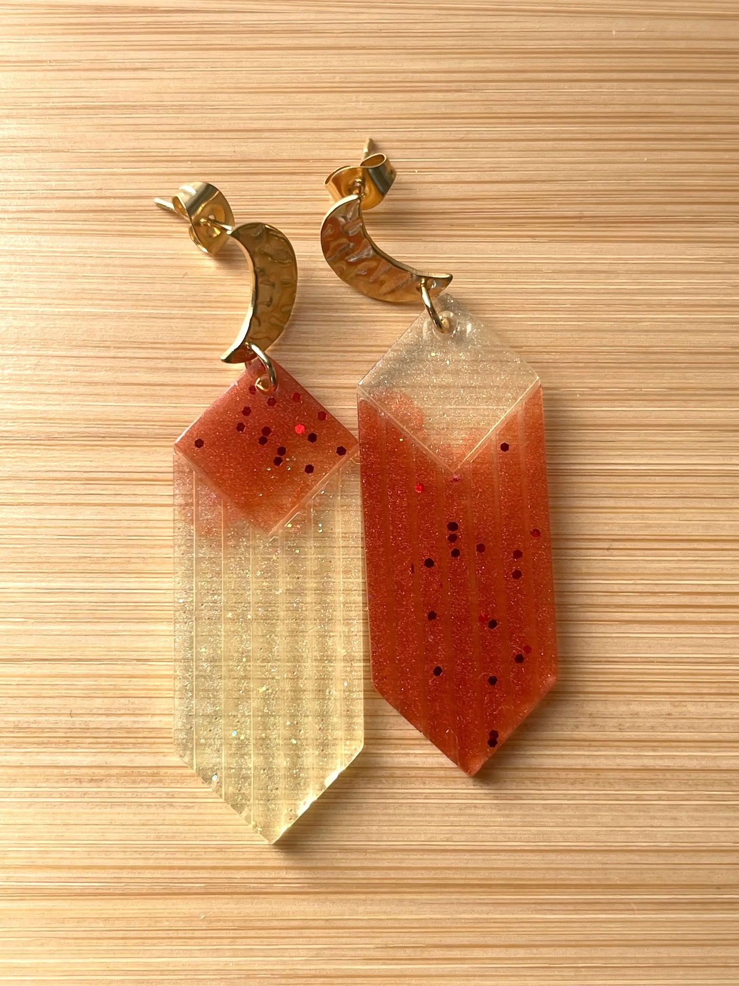 Boucles d'Oreilles Asymétriques – Jaune et Terracotta