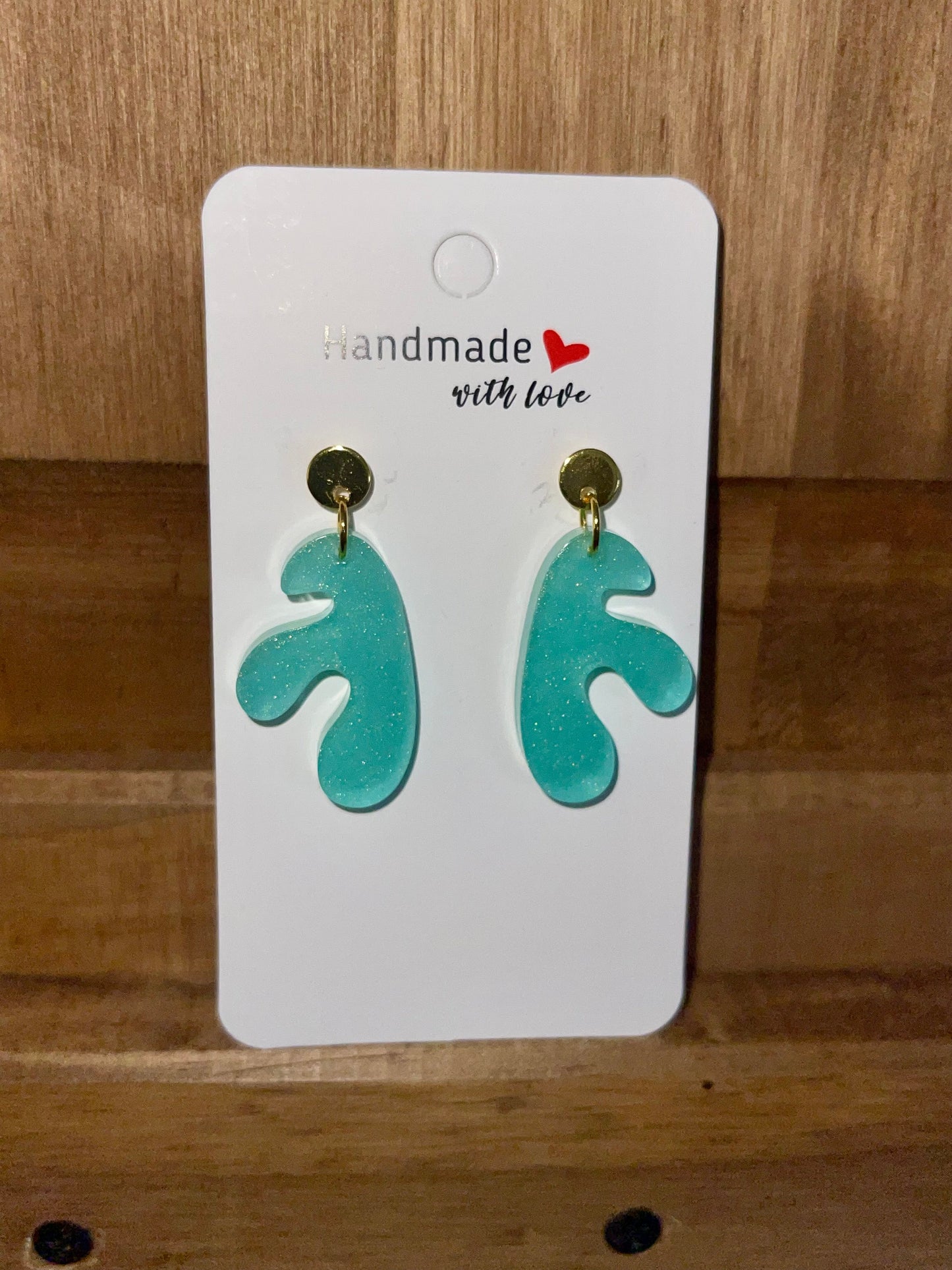 Boucles d’oreilles en résine vert menthe – Bijoux faits main modernes et légers boucles d'oreilles