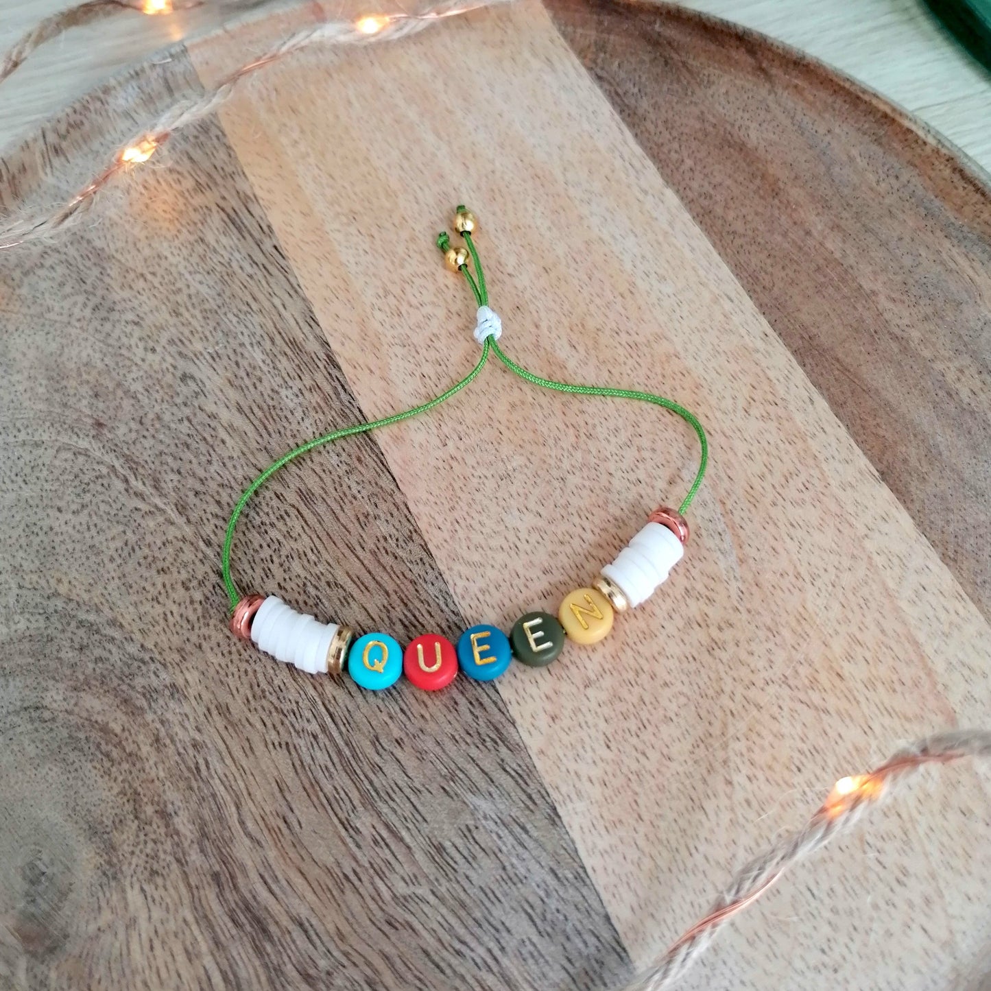 Bracelet en Perles Heishi "Queen" - Affirmez votre pouvoir et votre style