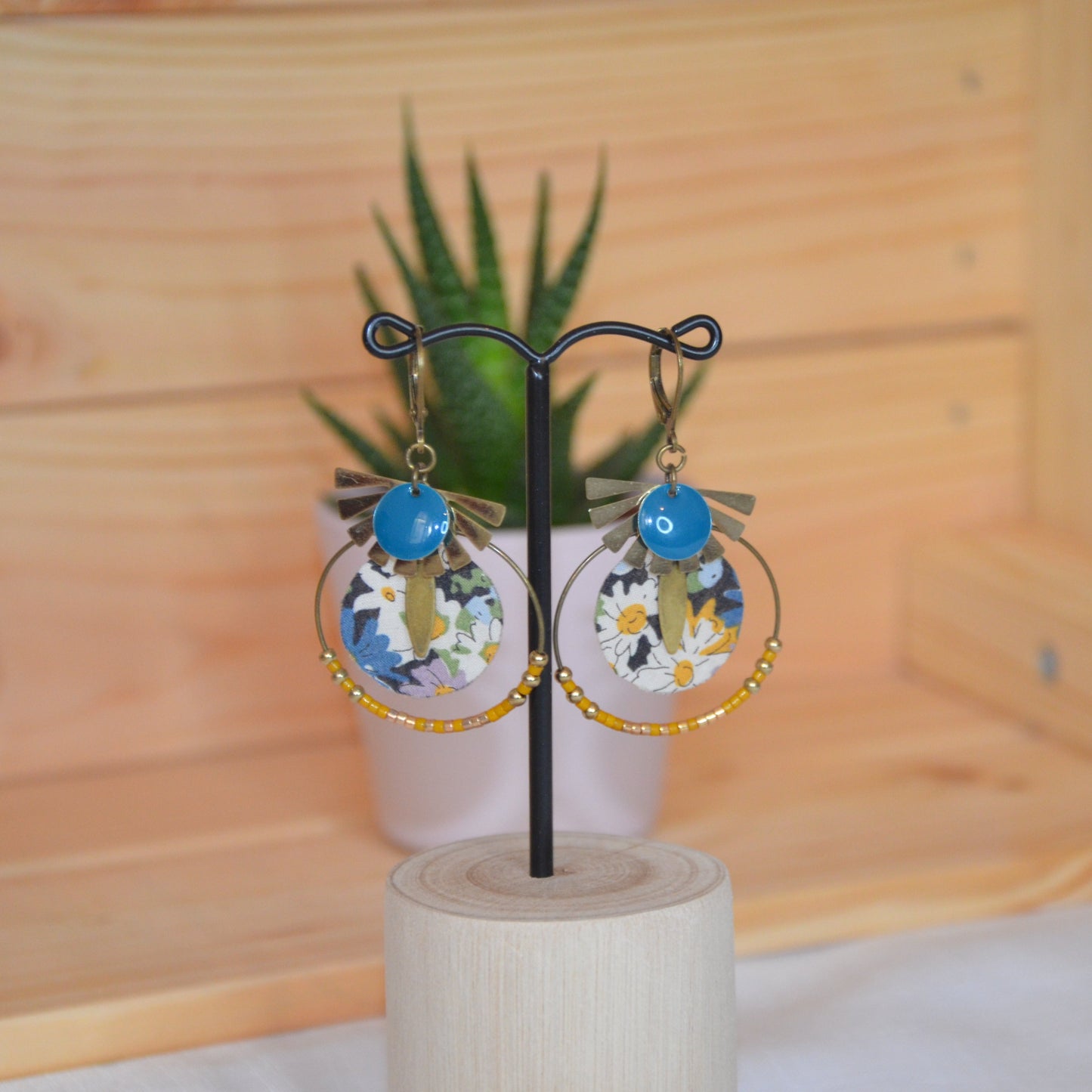 Boucles d'oreilles Philomène - La Tatami de Lucienne - En laiton ornées de pierre et de tissu - Orabulle