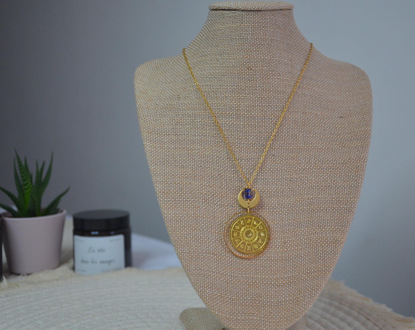 Collier pendentif astrologie par Noémie Zomby