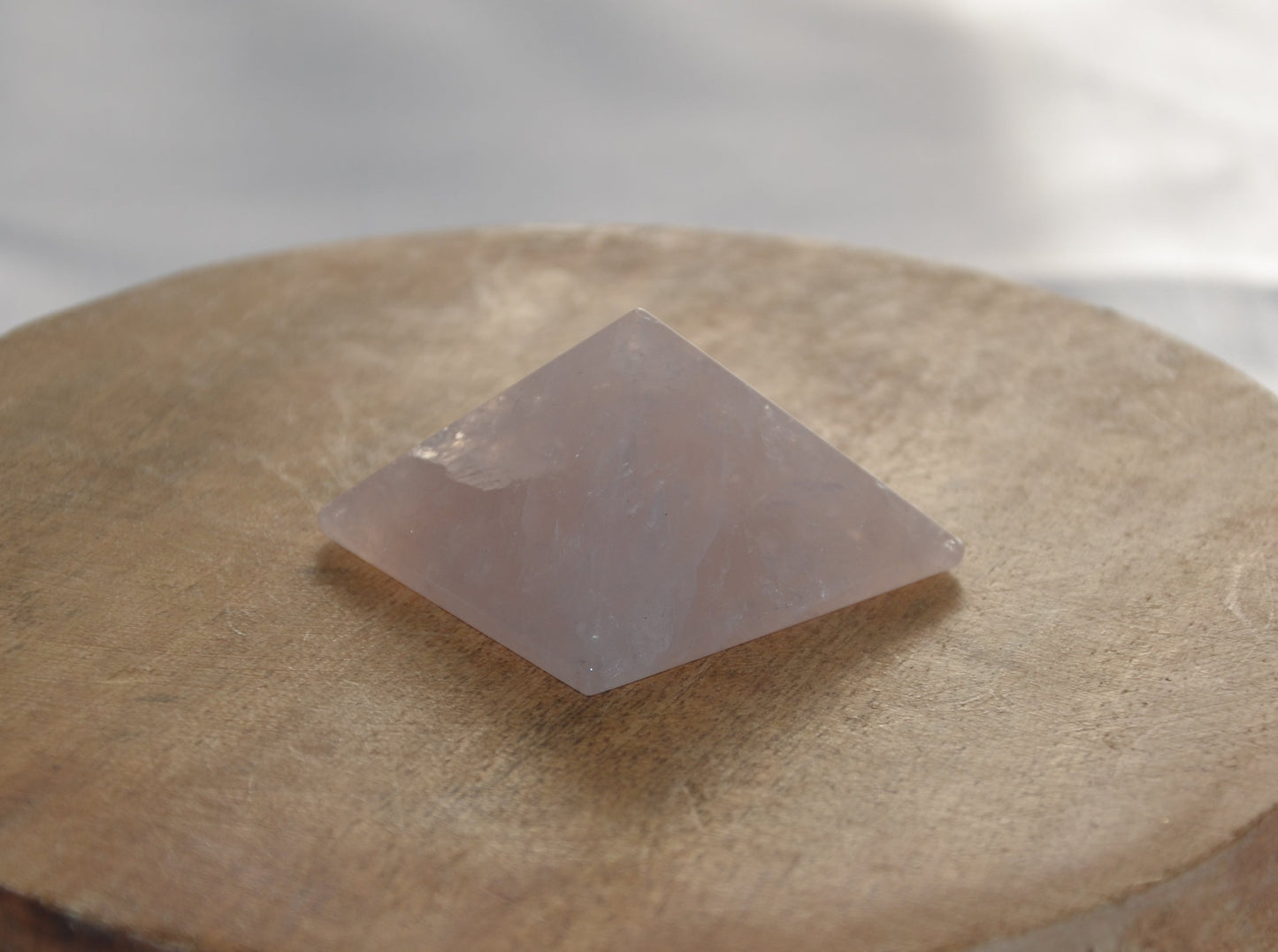 pyramide quartz rose 4cm