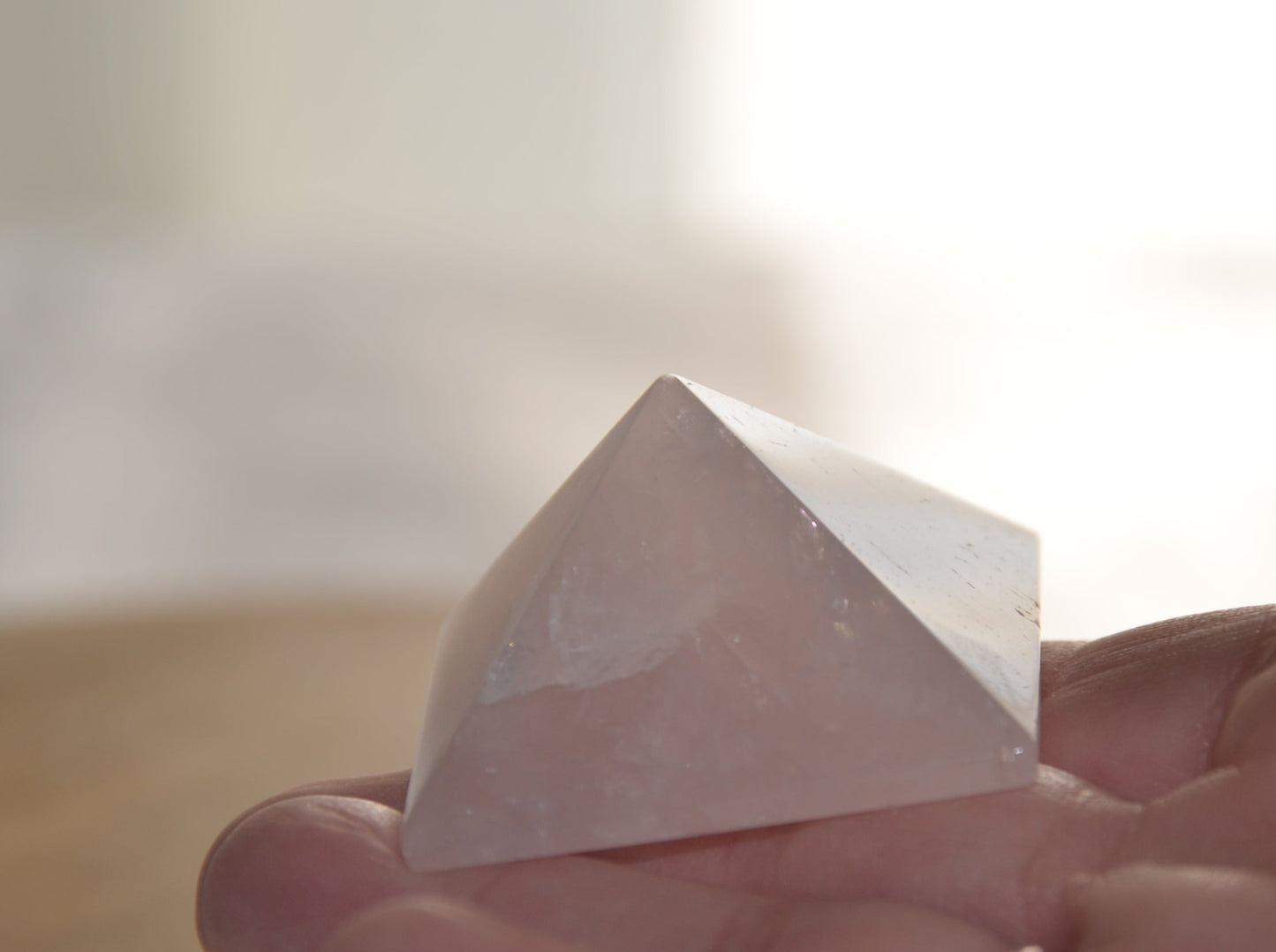 pyramide quartz rose 4cm