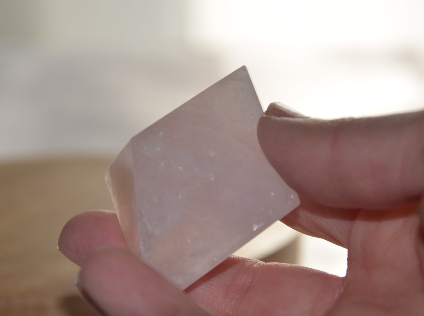 pyramide quartz rose 4cm