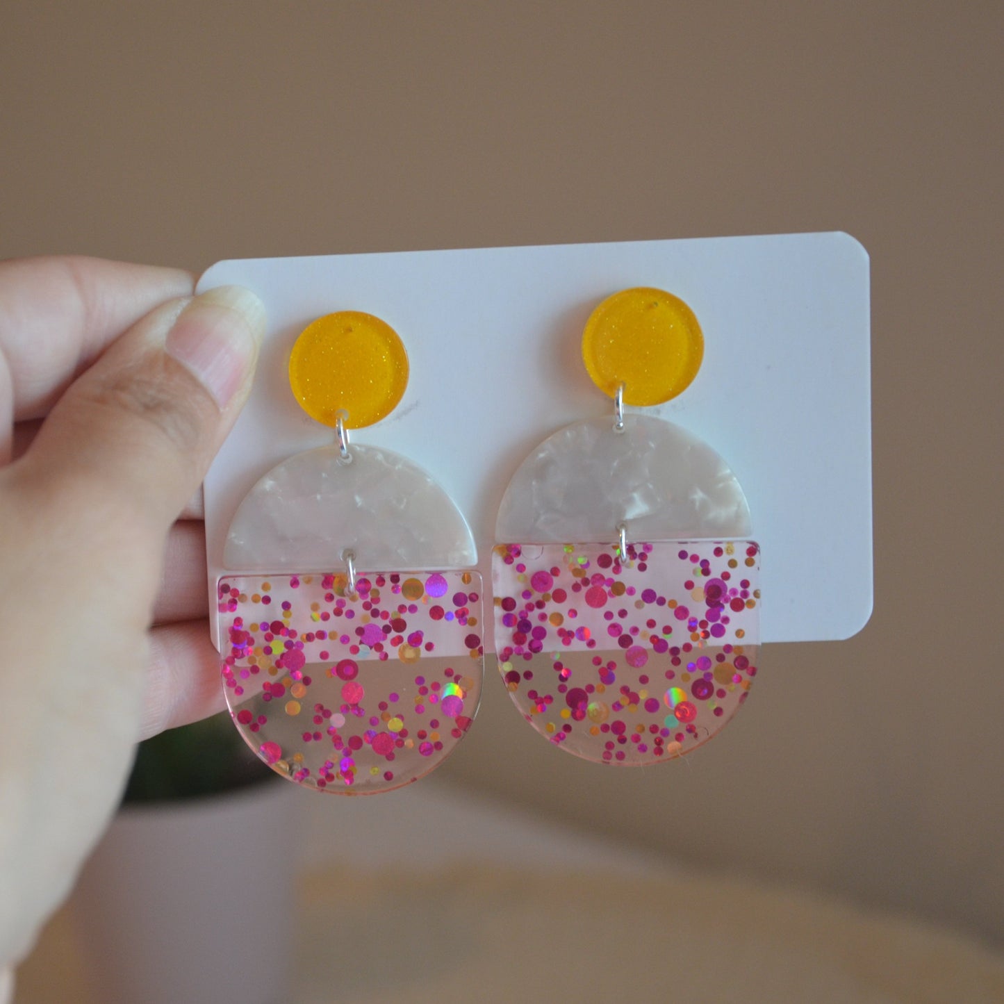 Boucles d'oreilles Disco pop roses par La boutique de Jul