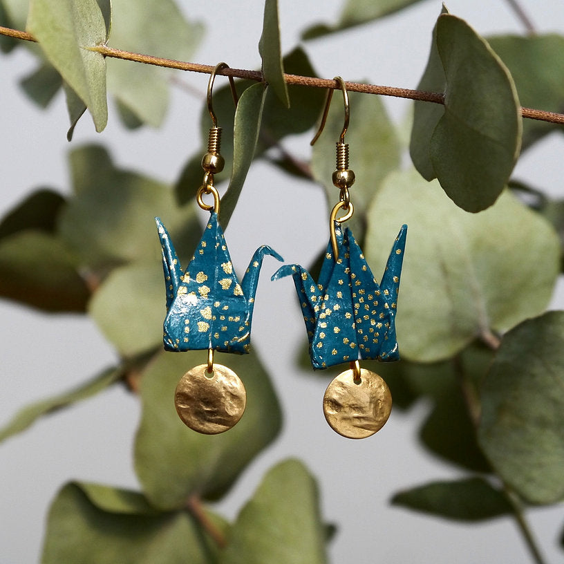 Boucles d'oreilles Grues et Sequins dorés par La petite fabrique d'Estelle