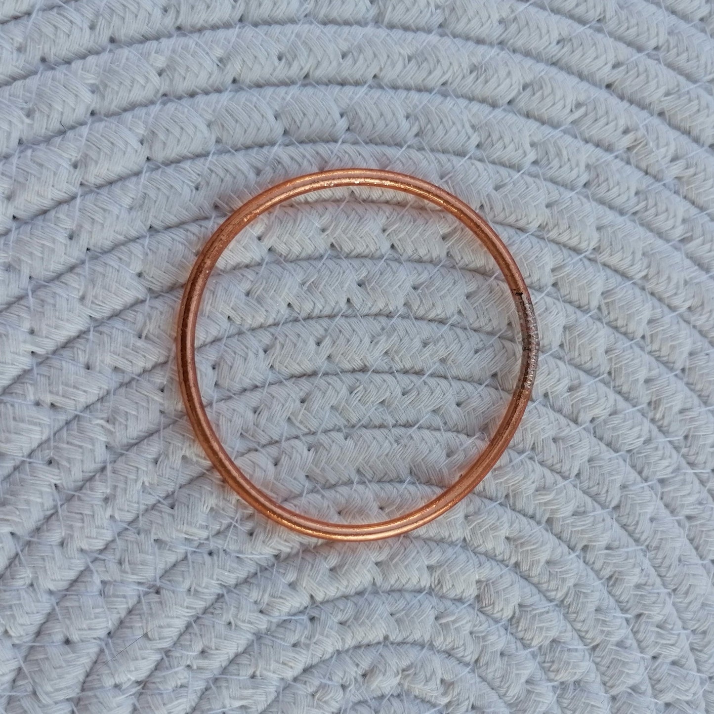 Jonc bouddhiste fin terracotta