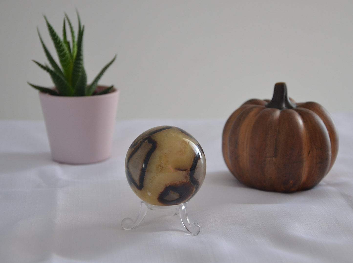 sphere septaria