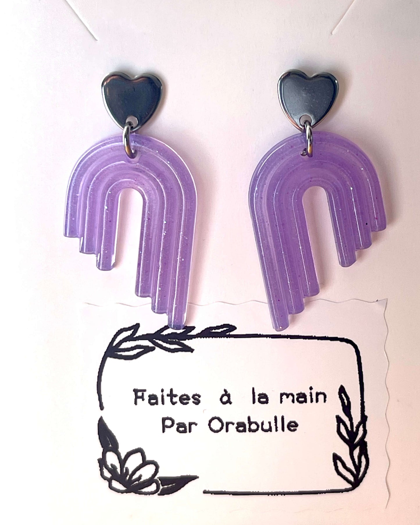 Boucles d'oreilles en résine violet faites mains par Orabulle