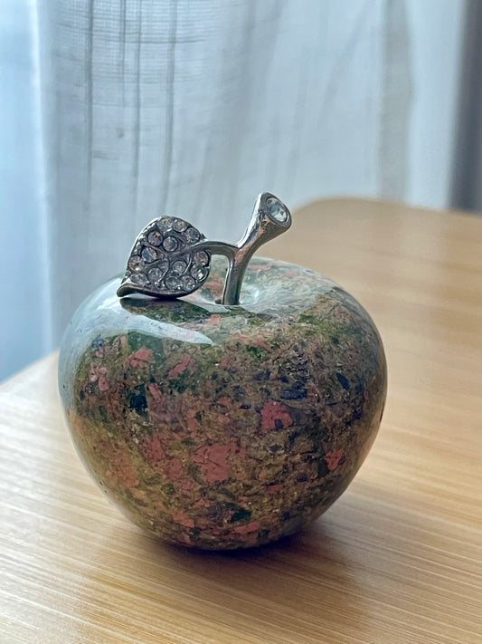 Unakite en forme de pomme