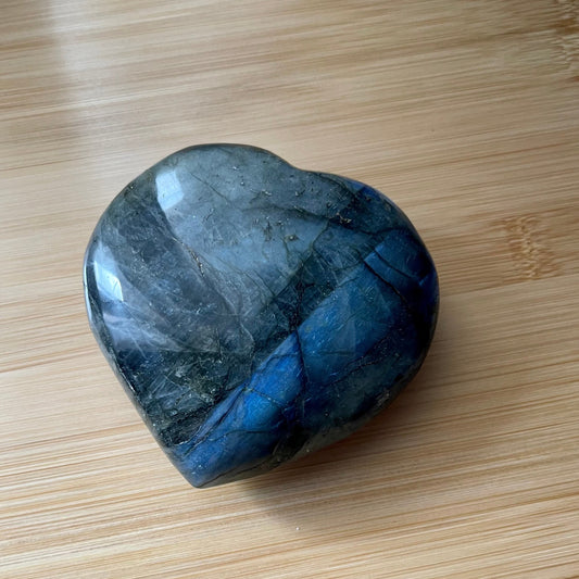 Coeur 8-9cm, poids 350g en labradorite