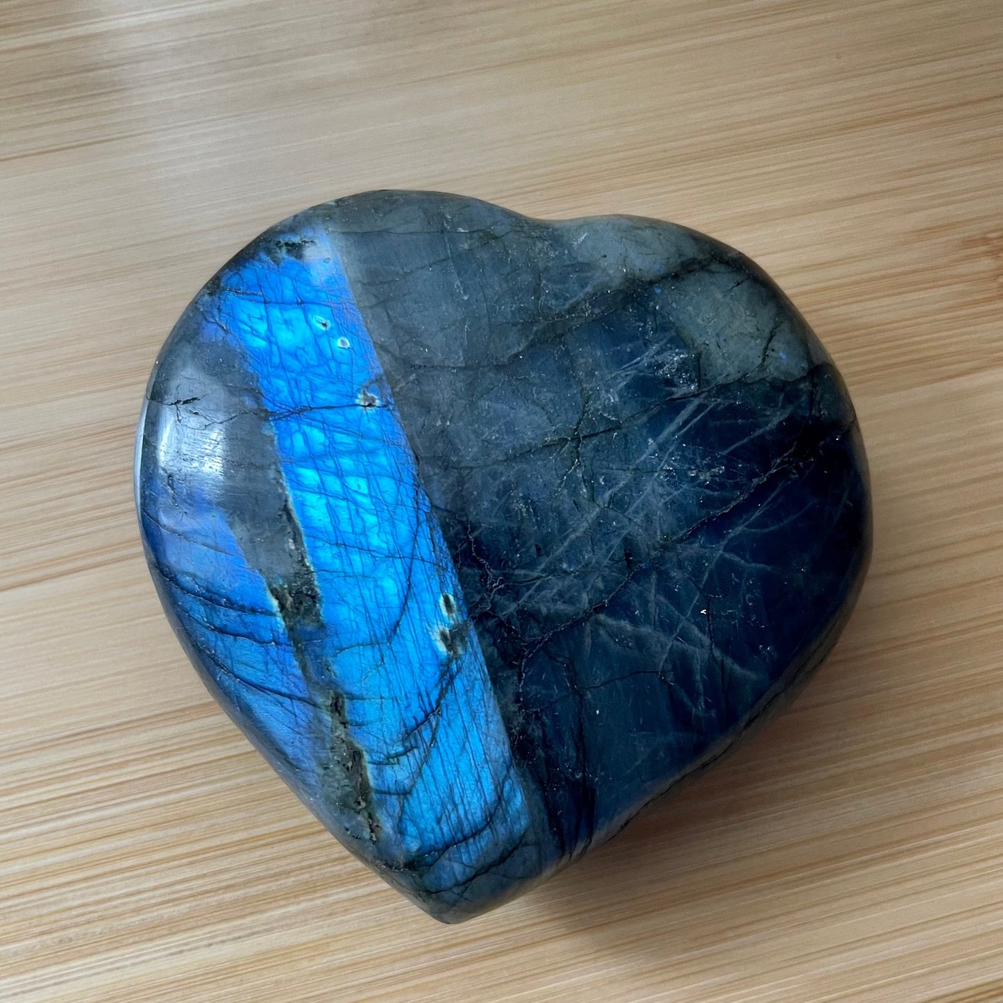 Coeur 8-9cm, poids 350g en labradorite