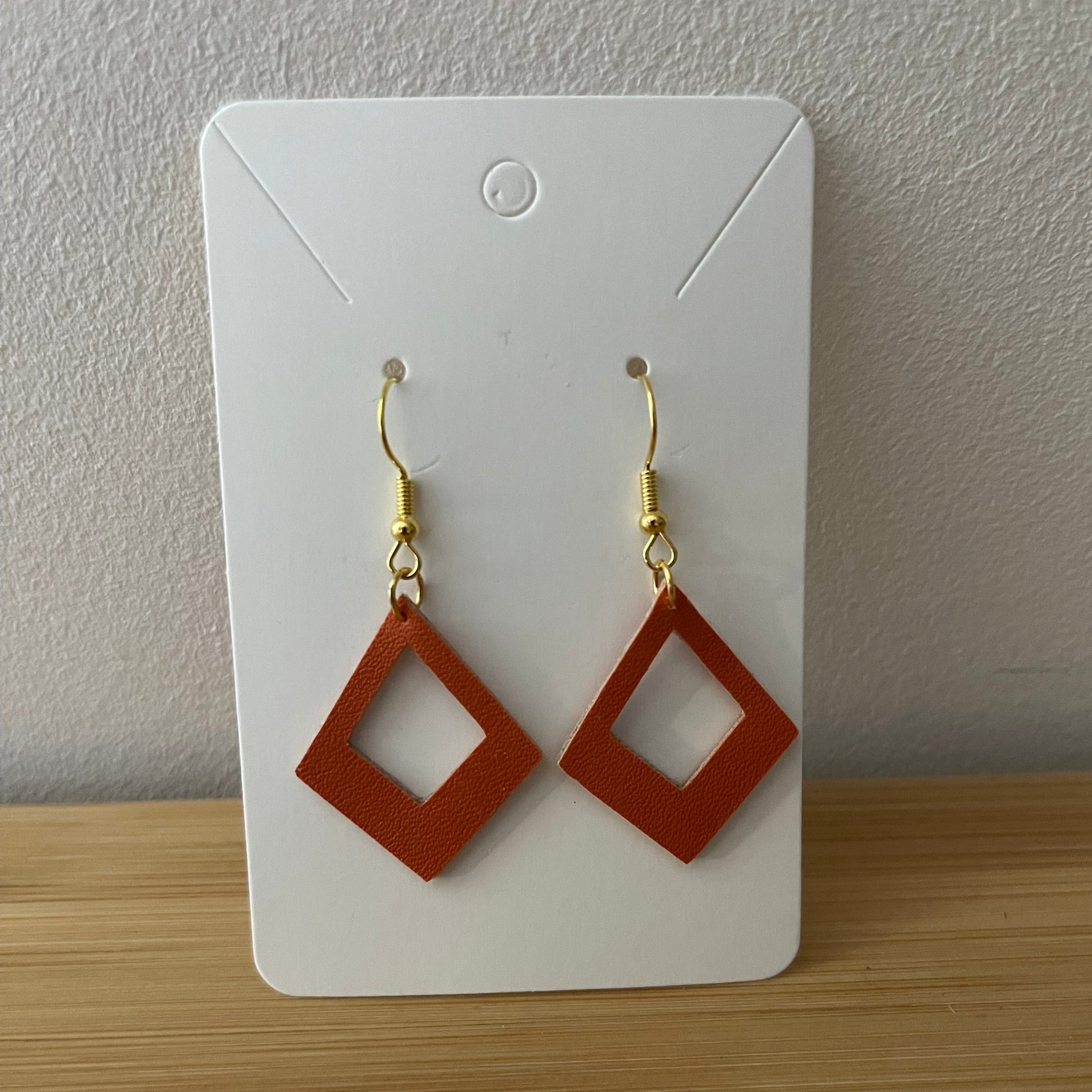 Boucles d'oreilles simili cuir, couleur terracotta, forme losange